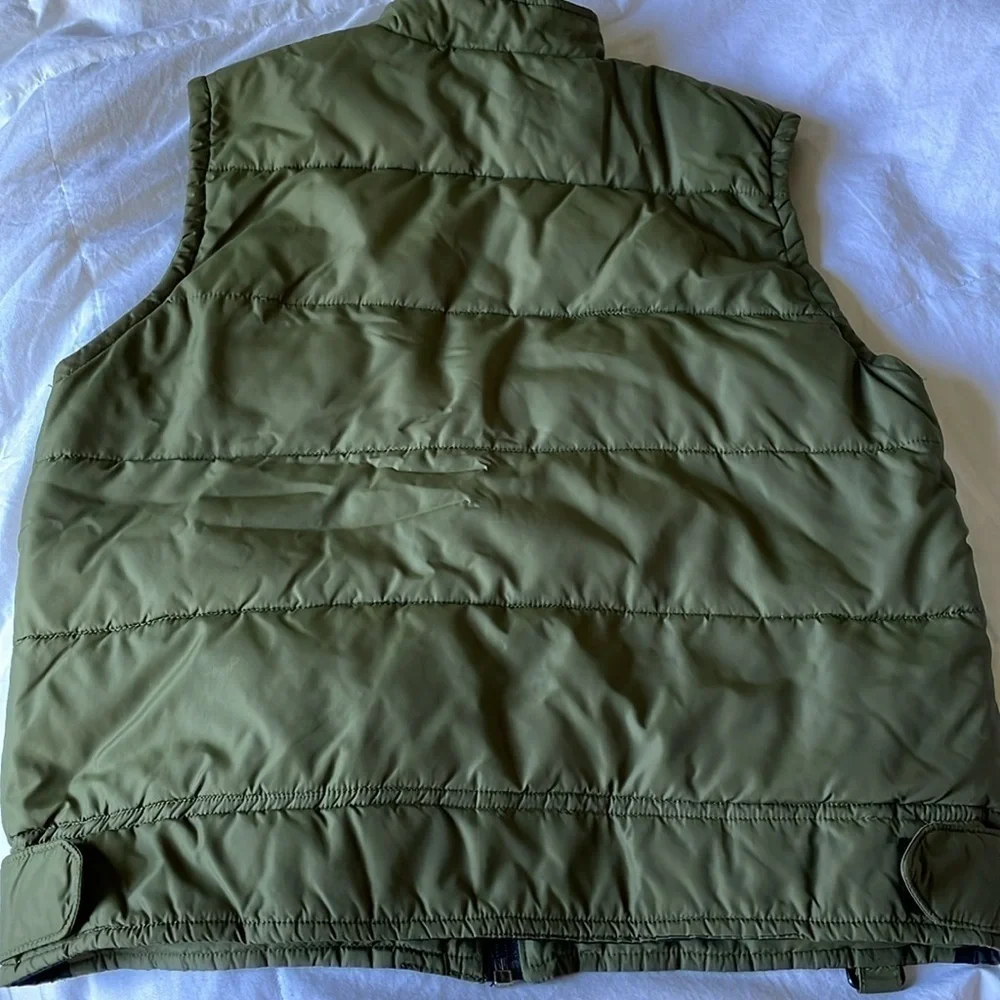 Cirrus puffer vest  size - Picture 2 of 12